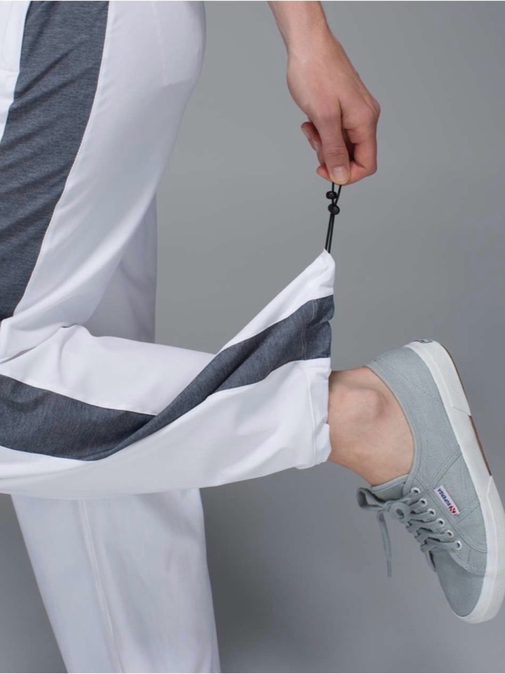 lululemon athletica White City Summer Wide-Leg Pants with Gray Side Panels - Picture 4 of 10